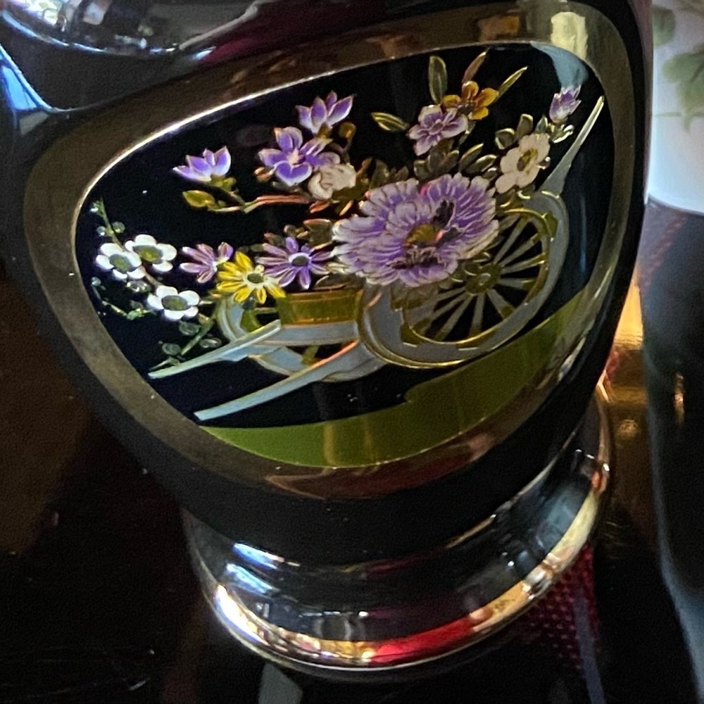 2 Ceramic Vases Between8-10”Used Condition w/24kt Art/Chokin-Beautiful/Different - Picture 15 of 16